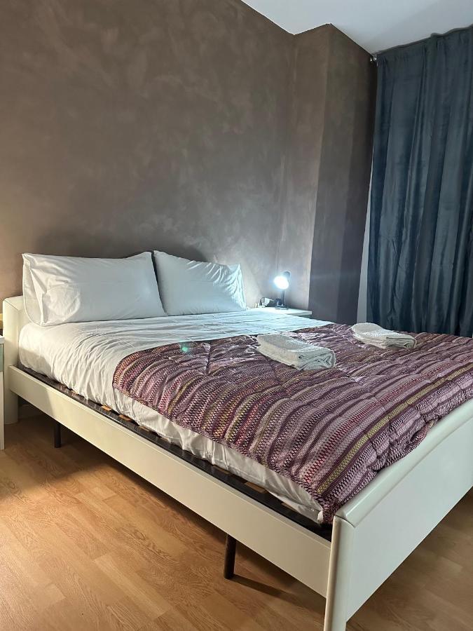 Leone D'oro 2 - Milano Street Guest house